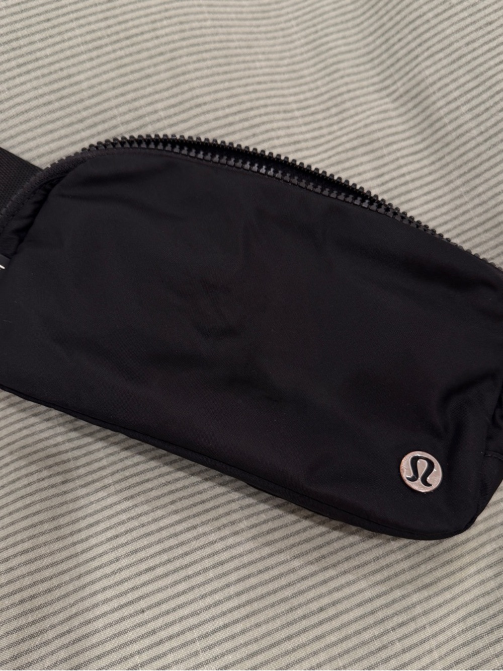 lululemon Everywhere Black Belt Bag